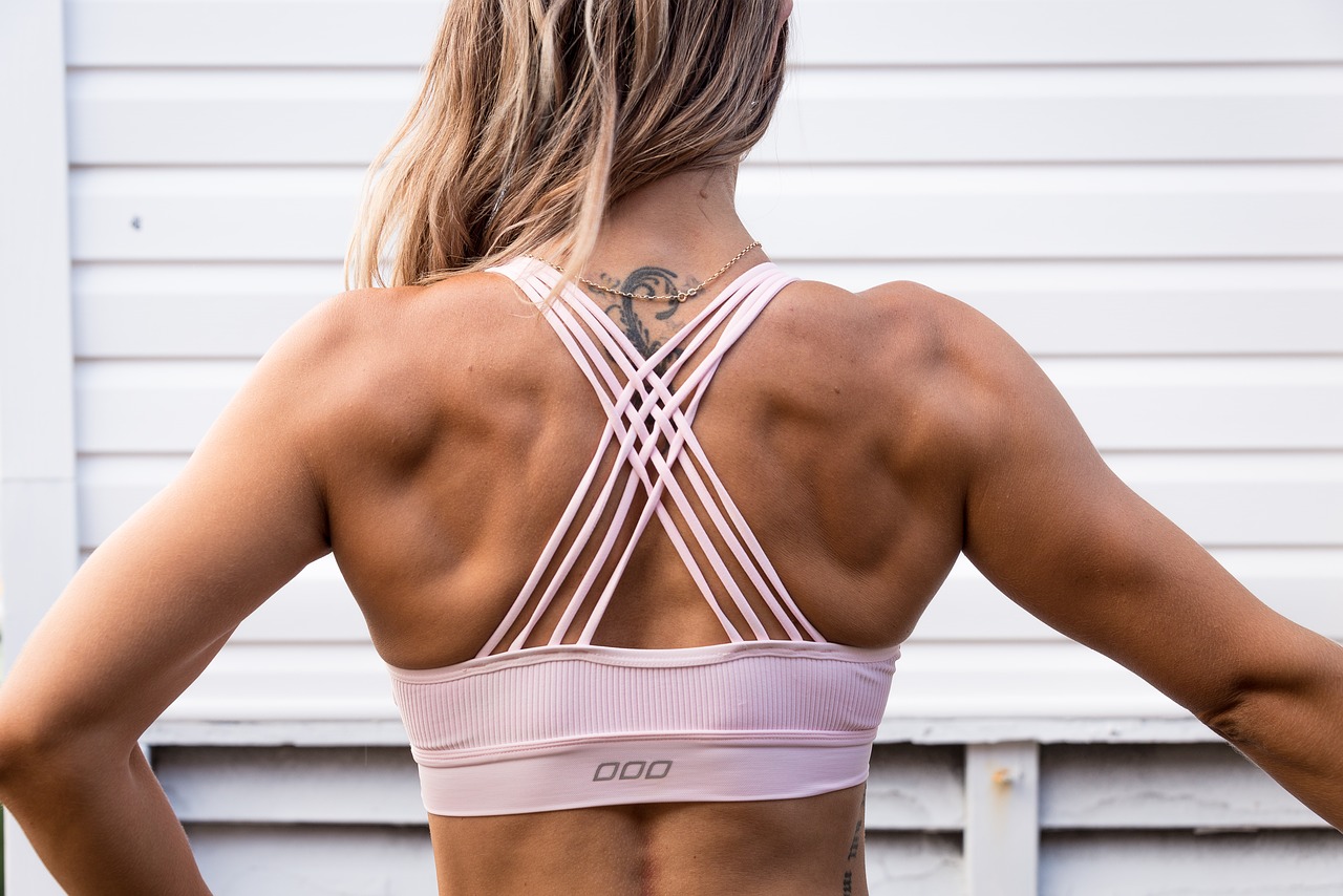 女性専用 ゴツイ肩幅を狭くする方法は 左右の動きをつけることがコツ 立川の女性専用パーソナルトレーニングジム Asmake